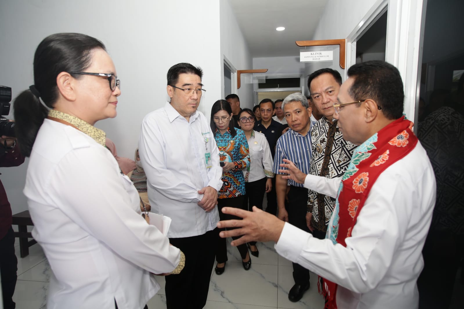 Wamenkes RI Janjikan RSUD Anugerah Tomohon Dapat Bantuan Alat Kesehatan Jantung Lengkap
