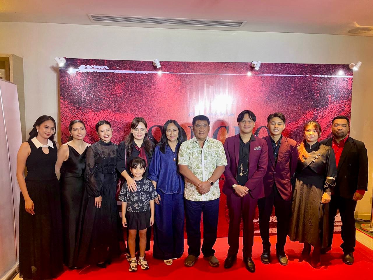 Gubernur Sulut YSK Nonton Gala Premiere Film ‘Songko’, Ibu Anik dan Wawali Kota Tomohon Turut Saksikan