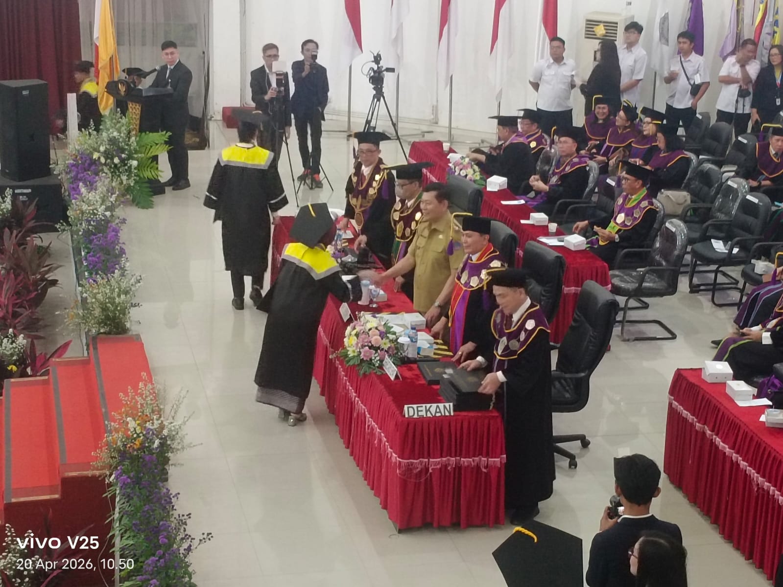 Wisuda 774 Mahasiswa Unsrat April 2026, Rektor dan Wagub Sampaikan Pesan Khusus