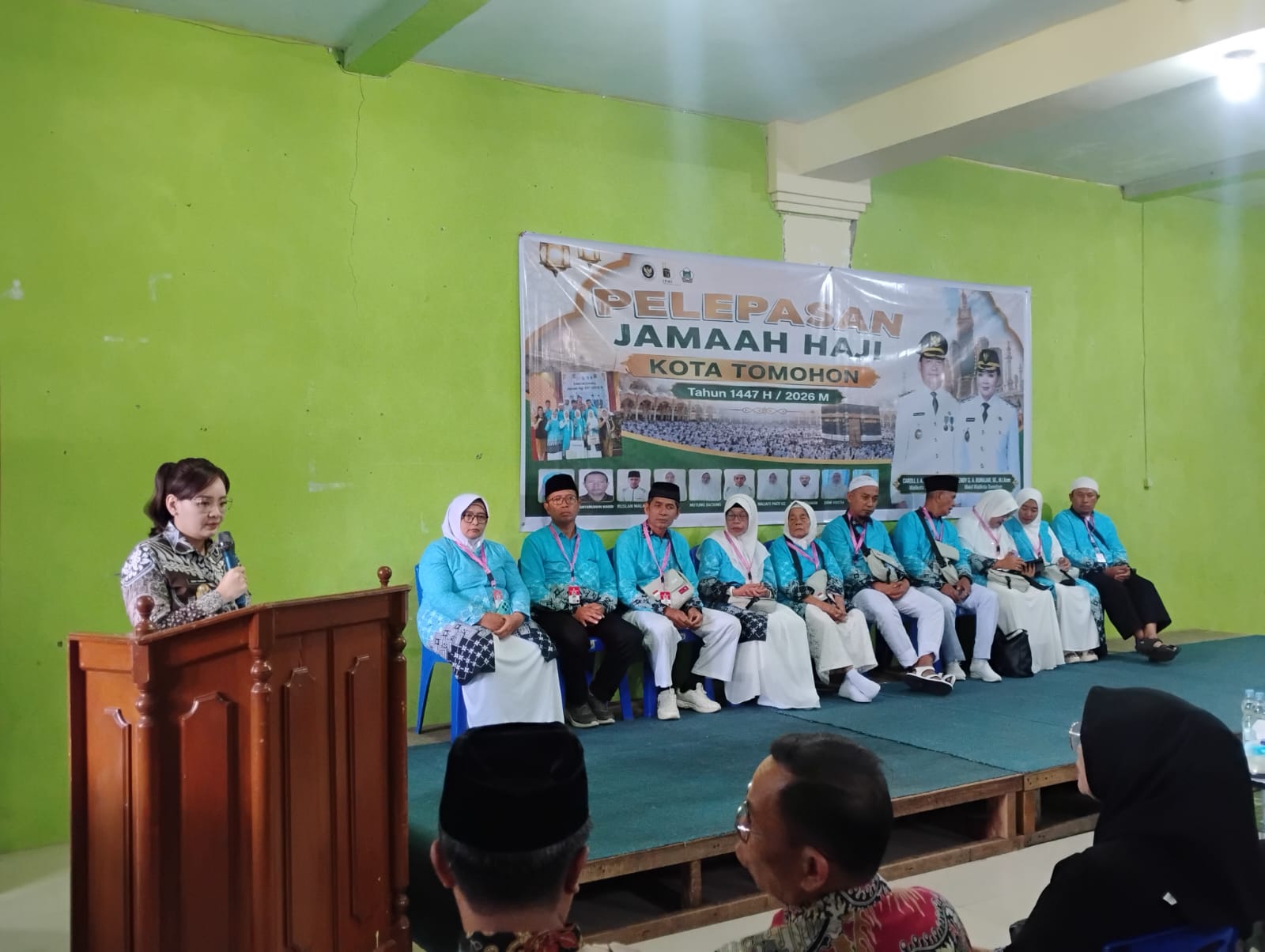 Wawali Sendy Rumajar Lepas 10 Jamaah Haji, Titip Doa untuk Daerah dan Imbau Jaga Nama Baik