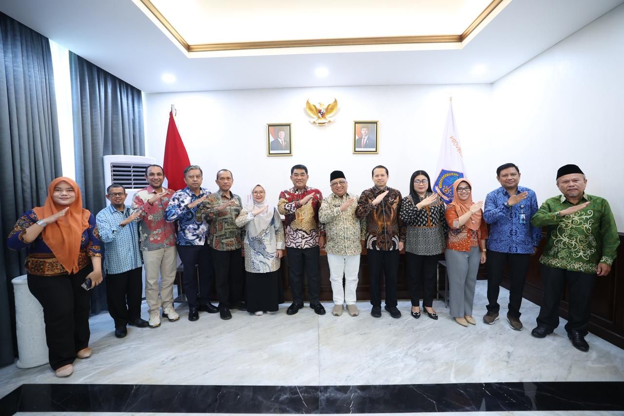Gubernur Yulius Naikan Subsidi Haji, Ringankan Beban Biaya Perjalanan Ibadah Haji
