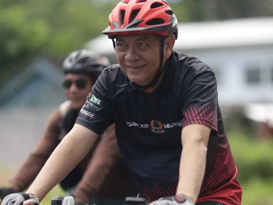 Wali Kota Caroll Ikuti Fun Bike Keliling Danau Tondano dalam HUT Ke-68 Kodam XIII/Merdeka
